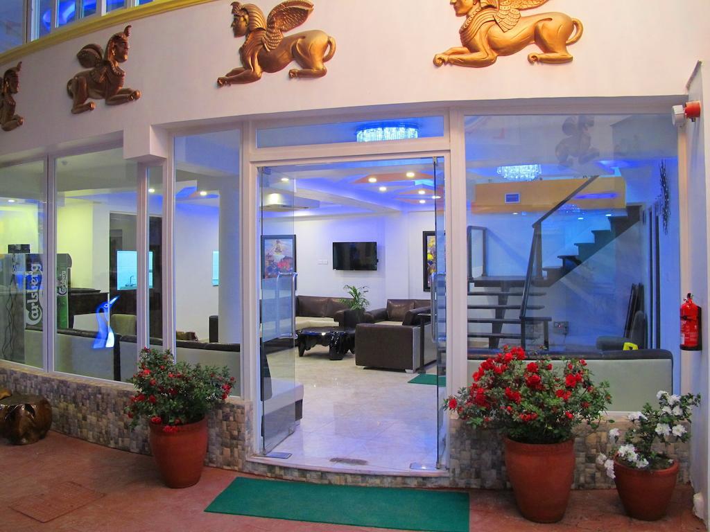 รอยัล เพนกวิน บูทิก โฮเต็ล แอนด์ สปา Hotel กาฐมาณฑุ ภายนอก รูปภาพ