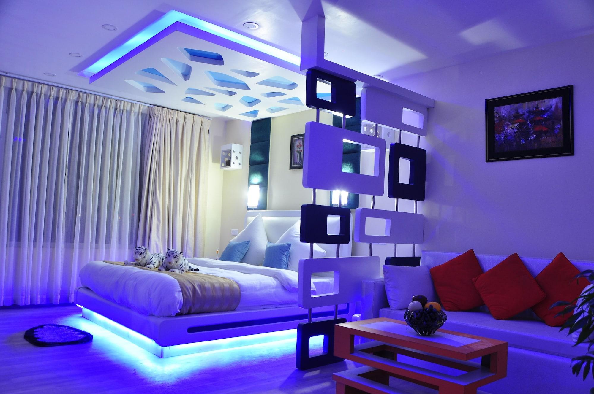 รอยัล เพนกวิน บูทิก โฮเต็ล แอนด์ สปา Hotel กาฐมาณฑุ ภายนอก รูปภาพ